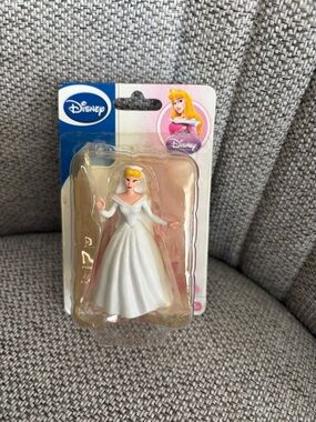 Disney Princess Cinderella White Gown Figurine